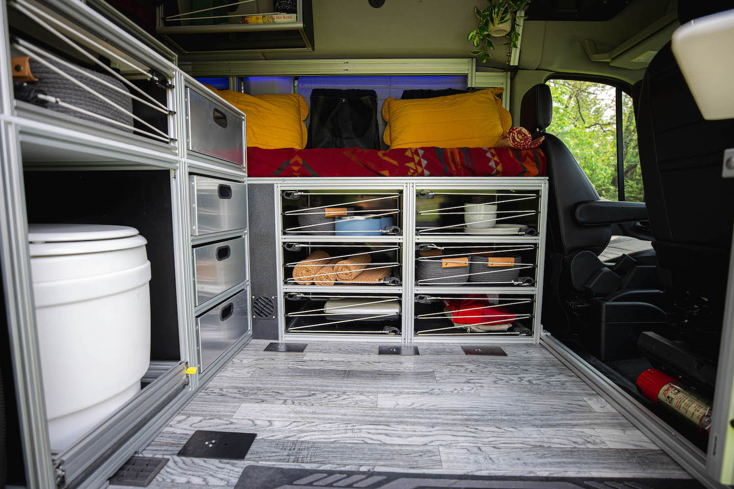 Show-Vans-21-of-30