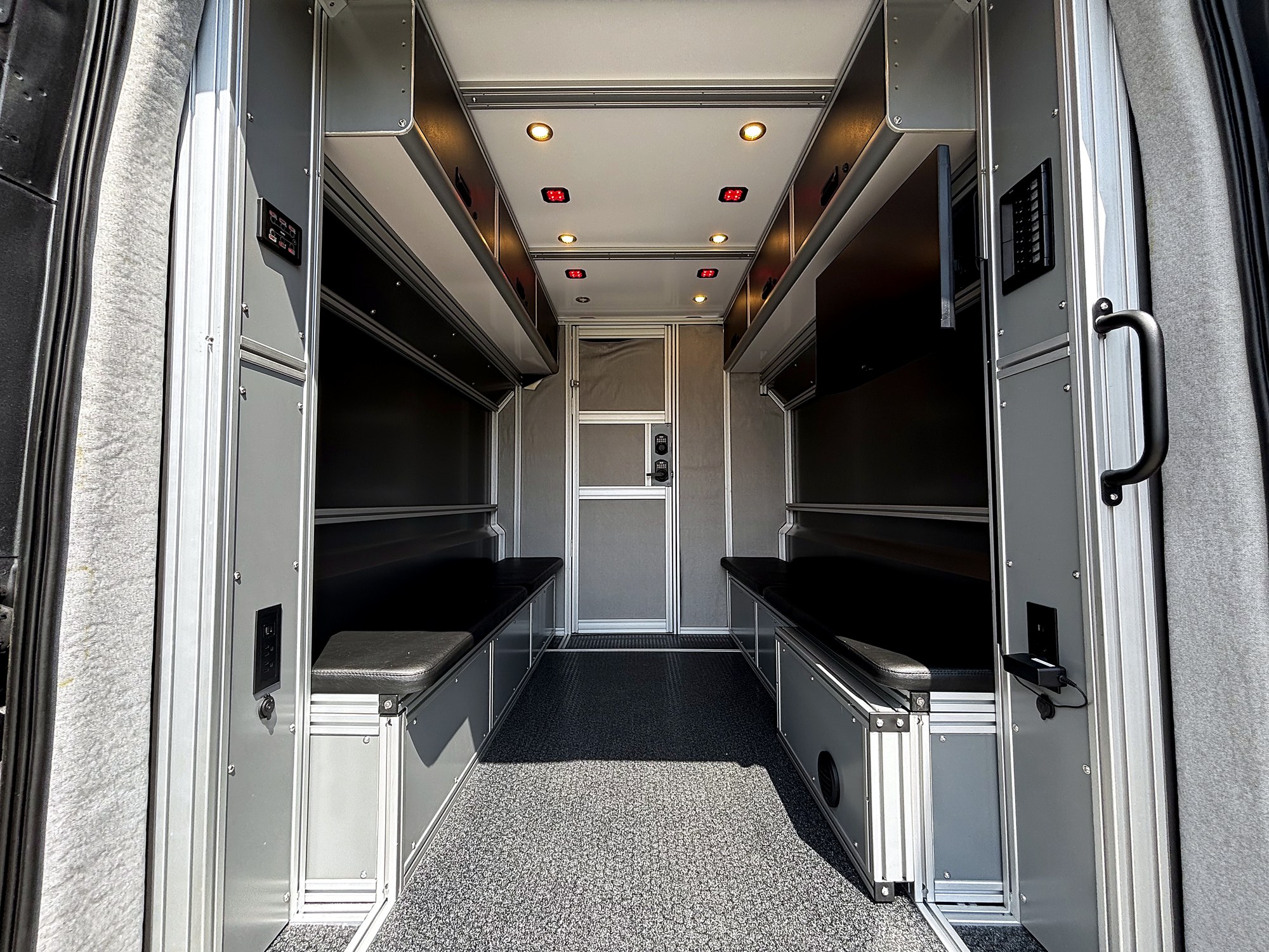 2024 Vandoit Commercial SWAT & Tactical Transit T350 — Stock #24F012