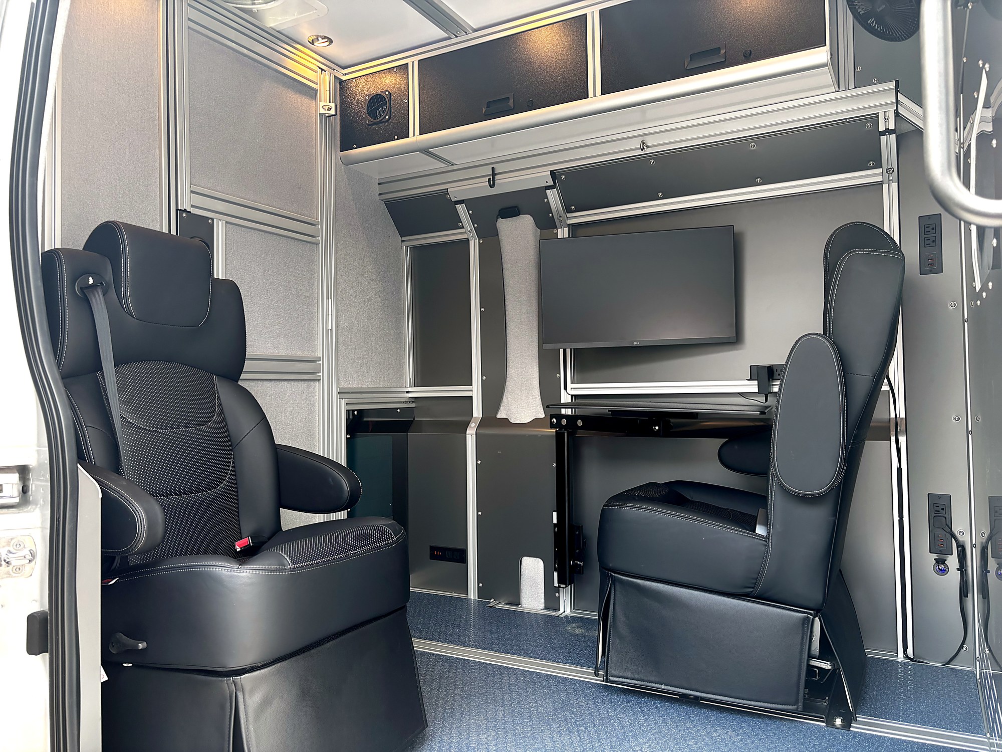2024 Vandoit Commercial MAT Mobile Clinic Transit T350 — Stock #24F015