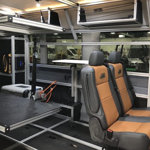 4 person seating DO with 2 single bed platforms